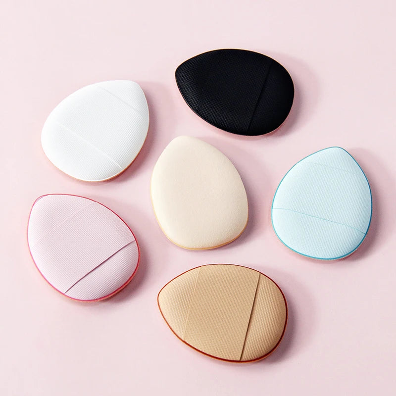 Compact foundation sponge with vibrant colors