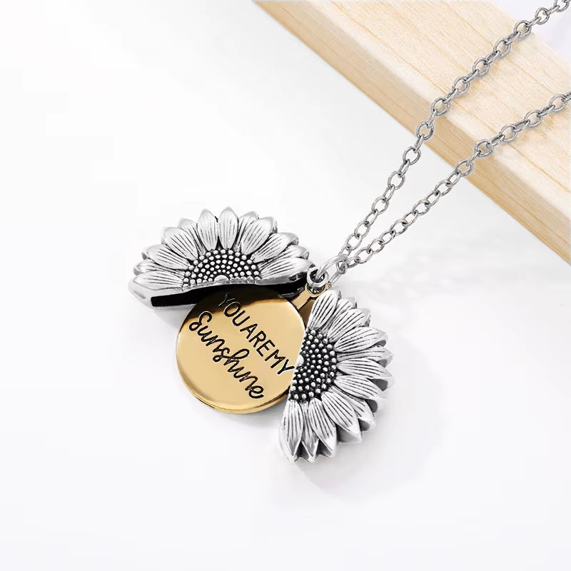 Sunflower Necklaces for Women Stainless Steel Open Locket You Are My Sunshine Sunflower Necklace Birthday Party Jewelry Gift BFF
Open Locket Sunflower Pendant
