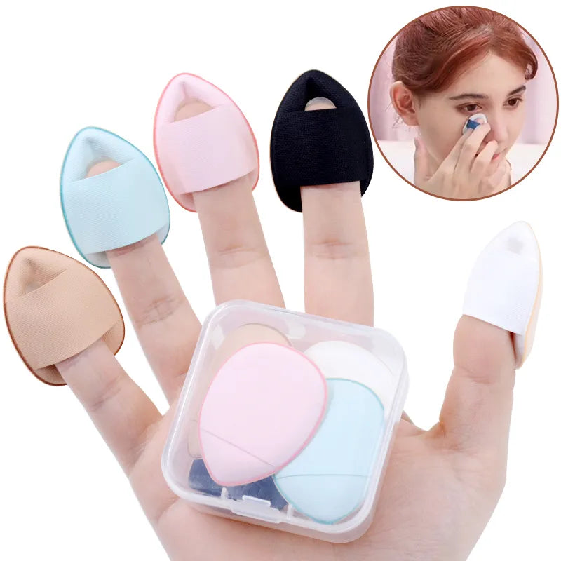 Compact and vibrant Mini Finger Puffs for makeup